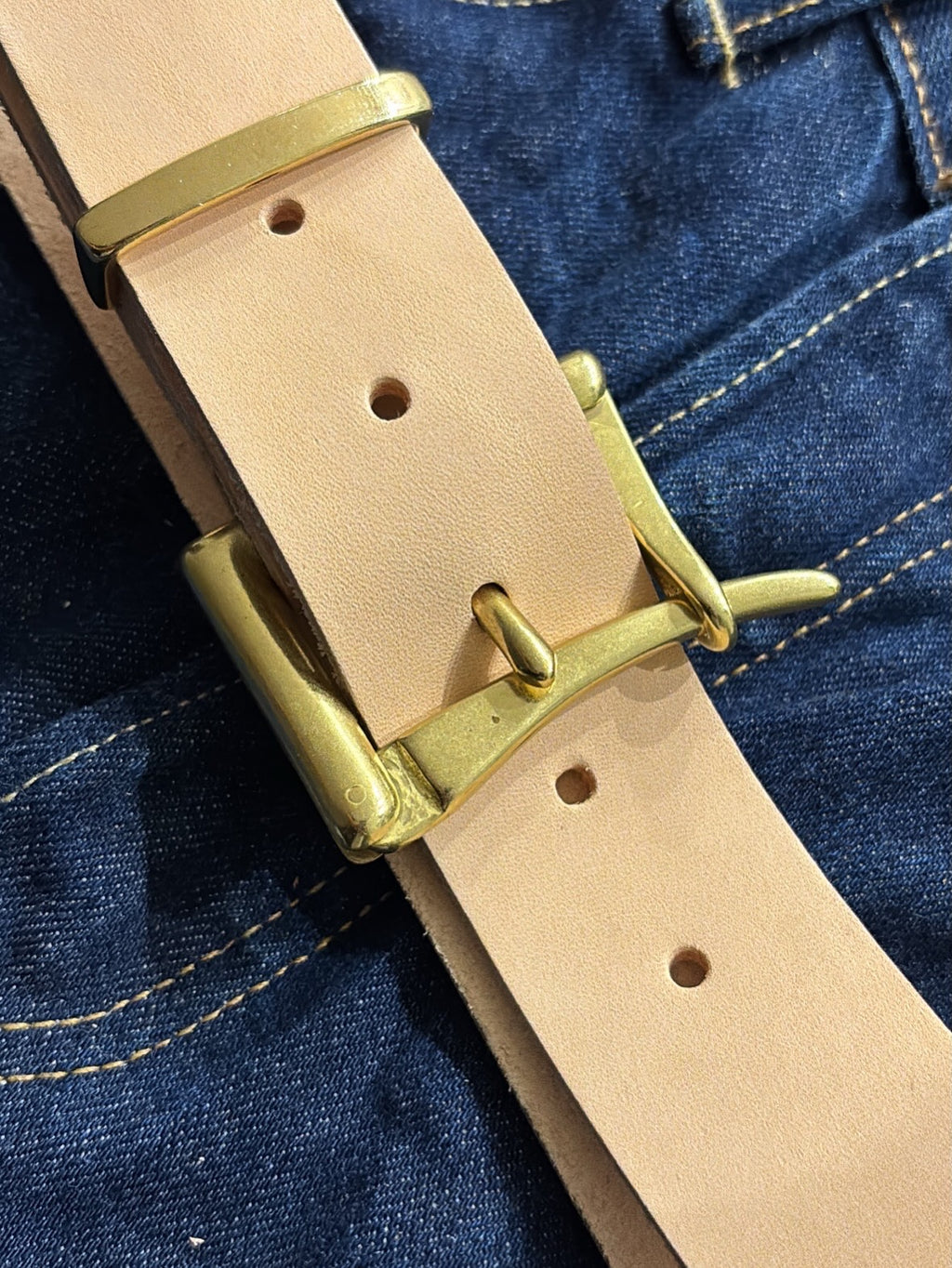 Natural Veg-tanned leather belt with Fireman-style quick release solid brass buckle