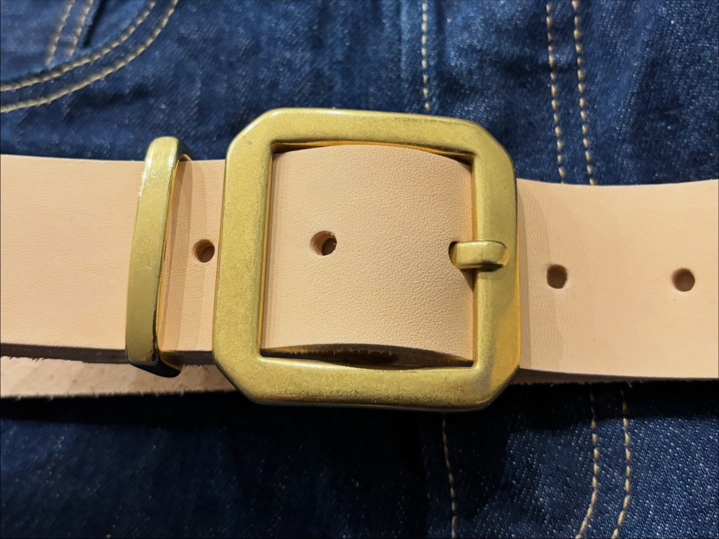 Natural Veg-tanned leather belt with solid brass buckle